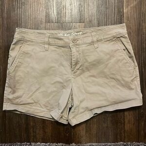 Cute khaki shorts VS